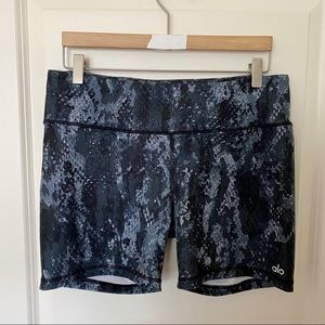 ALO Snakeskin Vapor Biker Shorts